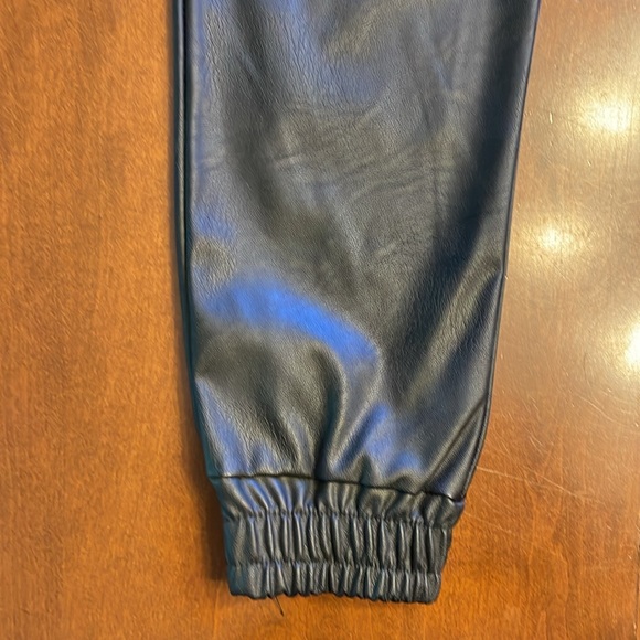Venti6 Black Faux Leather Joggers Size Medium - Picture 5 of 8